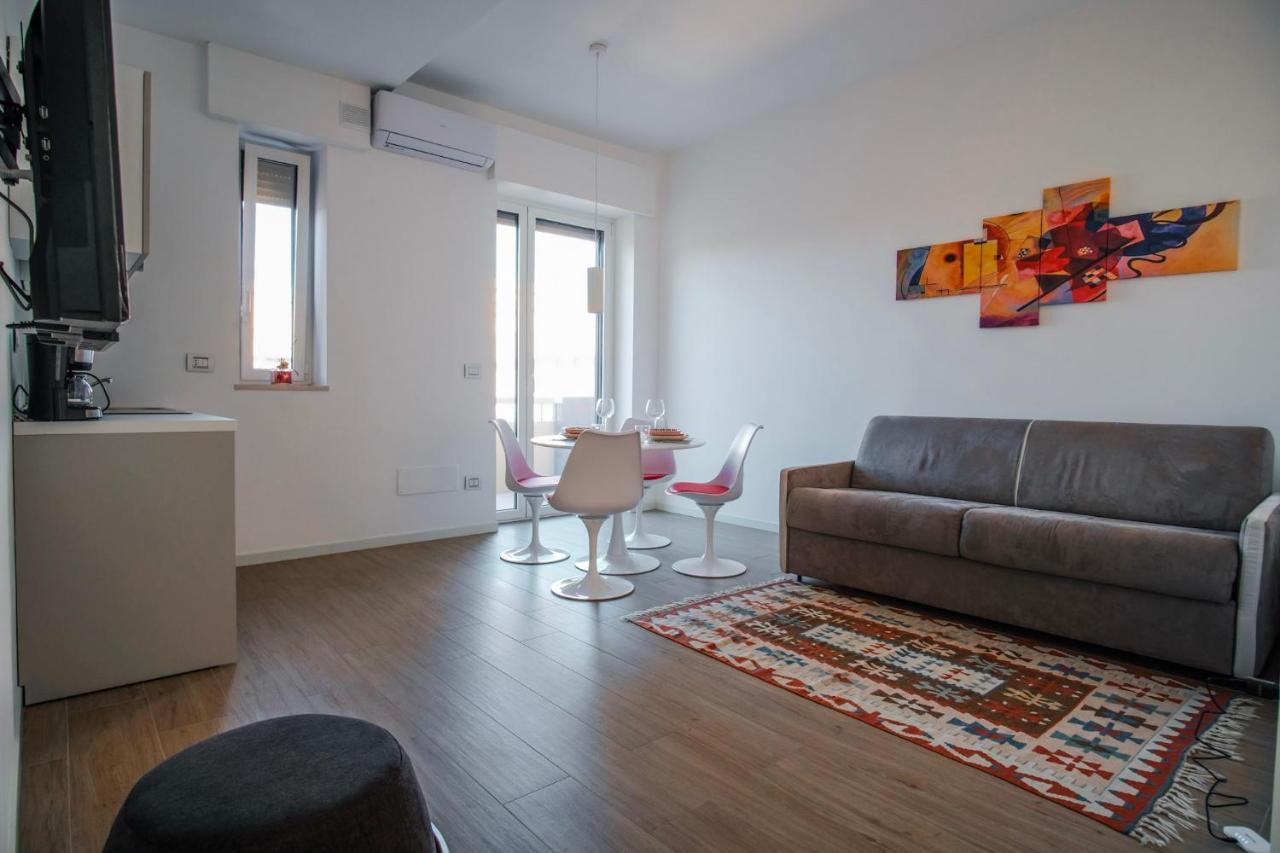 בארי Rossani Suites&Aparts מראה חיצוני תמונה
